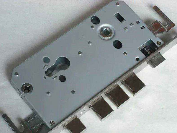 平阳24小时上门开锁公司